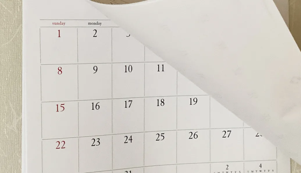 カレンダーで調査日を整理するイメージ